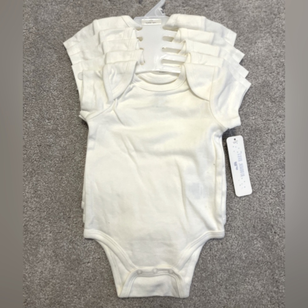 NWT Bloomin’ Baby 3-6M White Baby Onesie Bodysuit Set of 5